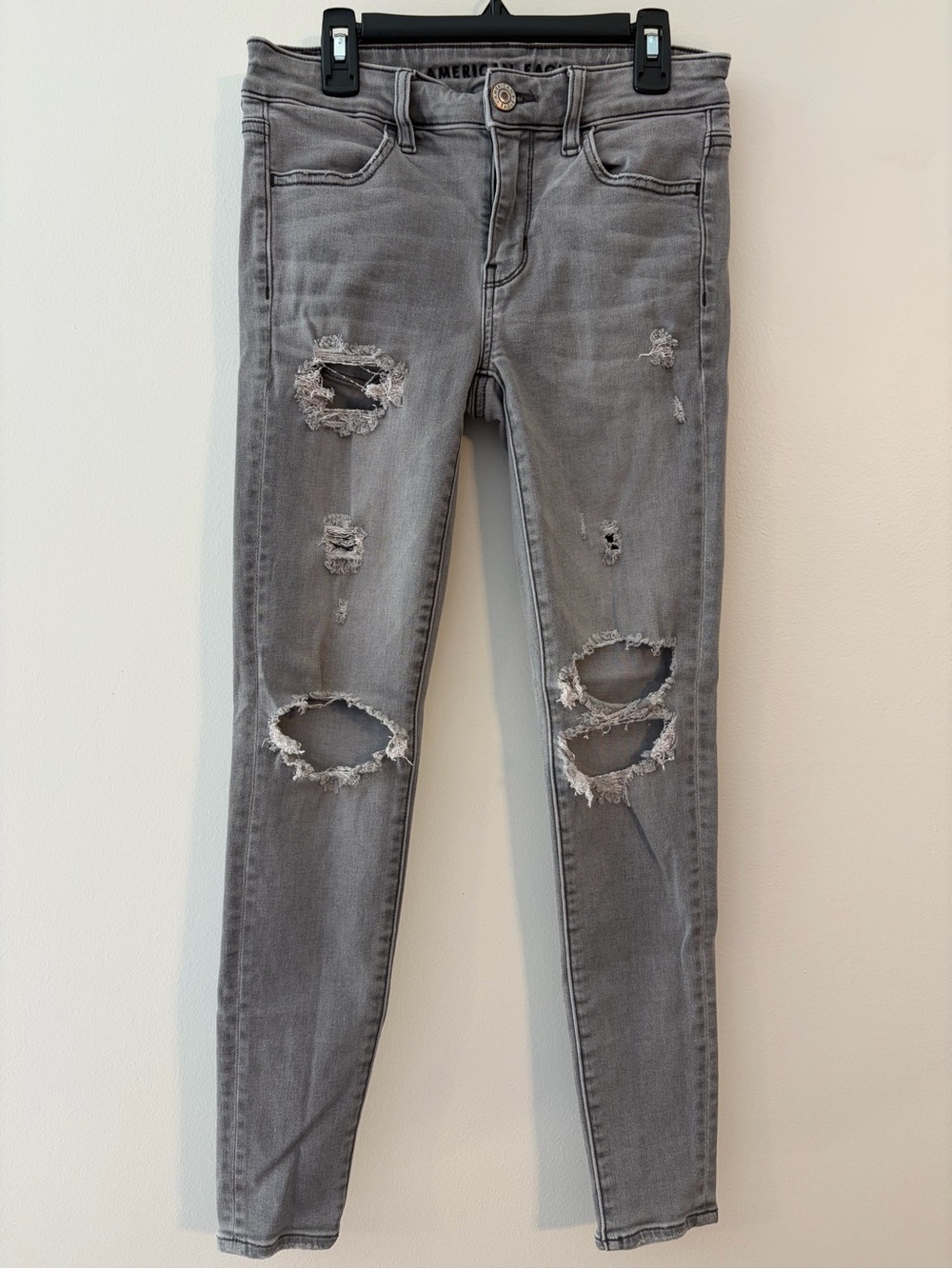 American Eagle Women’s Grey Distressed Skinny Jeans 2S